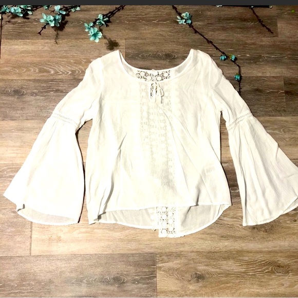 Aeropostale Tops - Aeropostale S Like New eyelet Bell Sleeves White Boho Blouse Shirt Lightweight